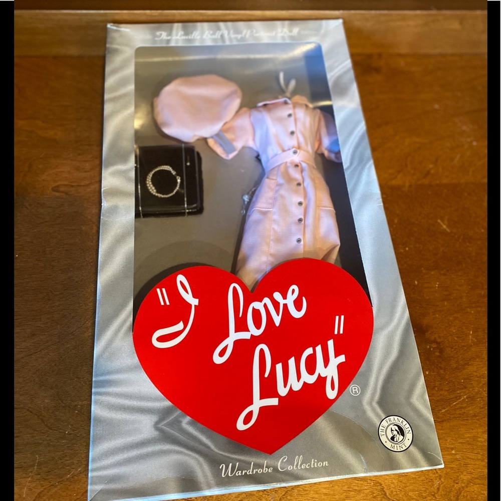 I LOVE LUCY candy shop outfit ♥️